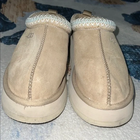 UGG Tan Women's Slippers - Picture 7 of 7